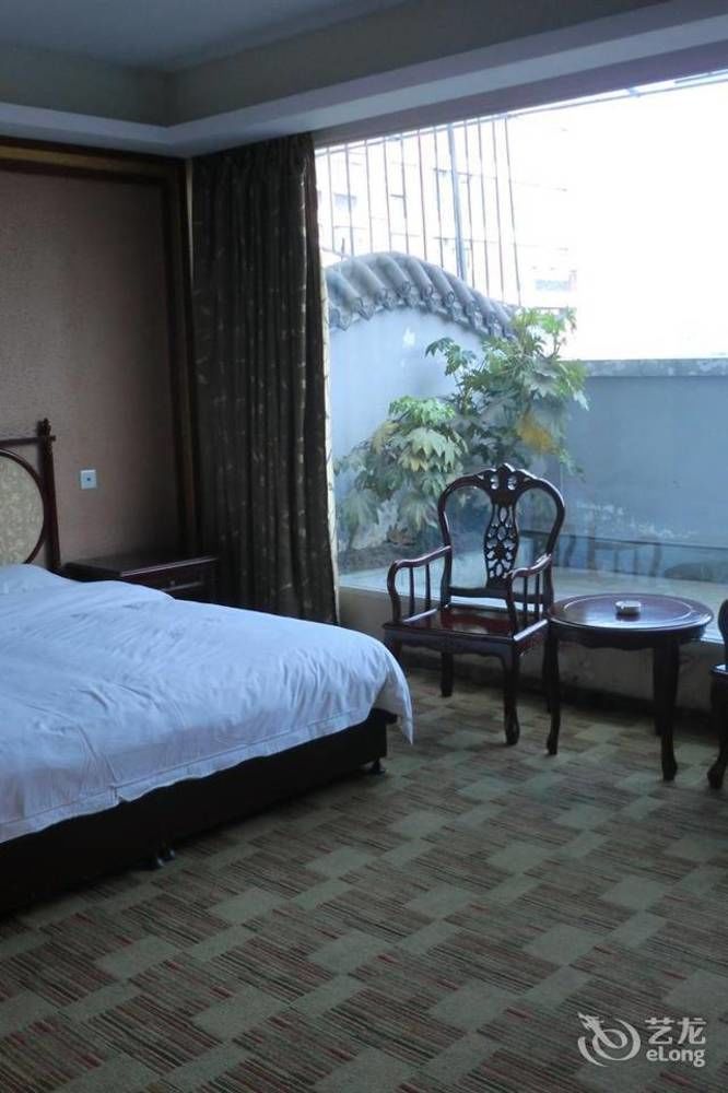 Huayu South City Hotel Wenjiang ภายนอก รูปภาพ