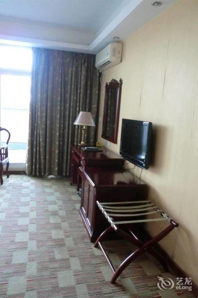 Huayu South City Hotel Wenjiang ภายนอก รูปภาพ